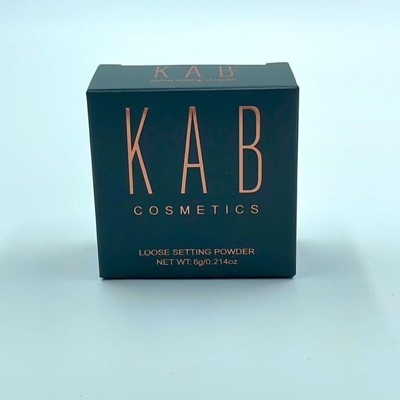 KAB Cosmetics Loose Setting Powder in Translucent (NWT) - Picture 3 of 4